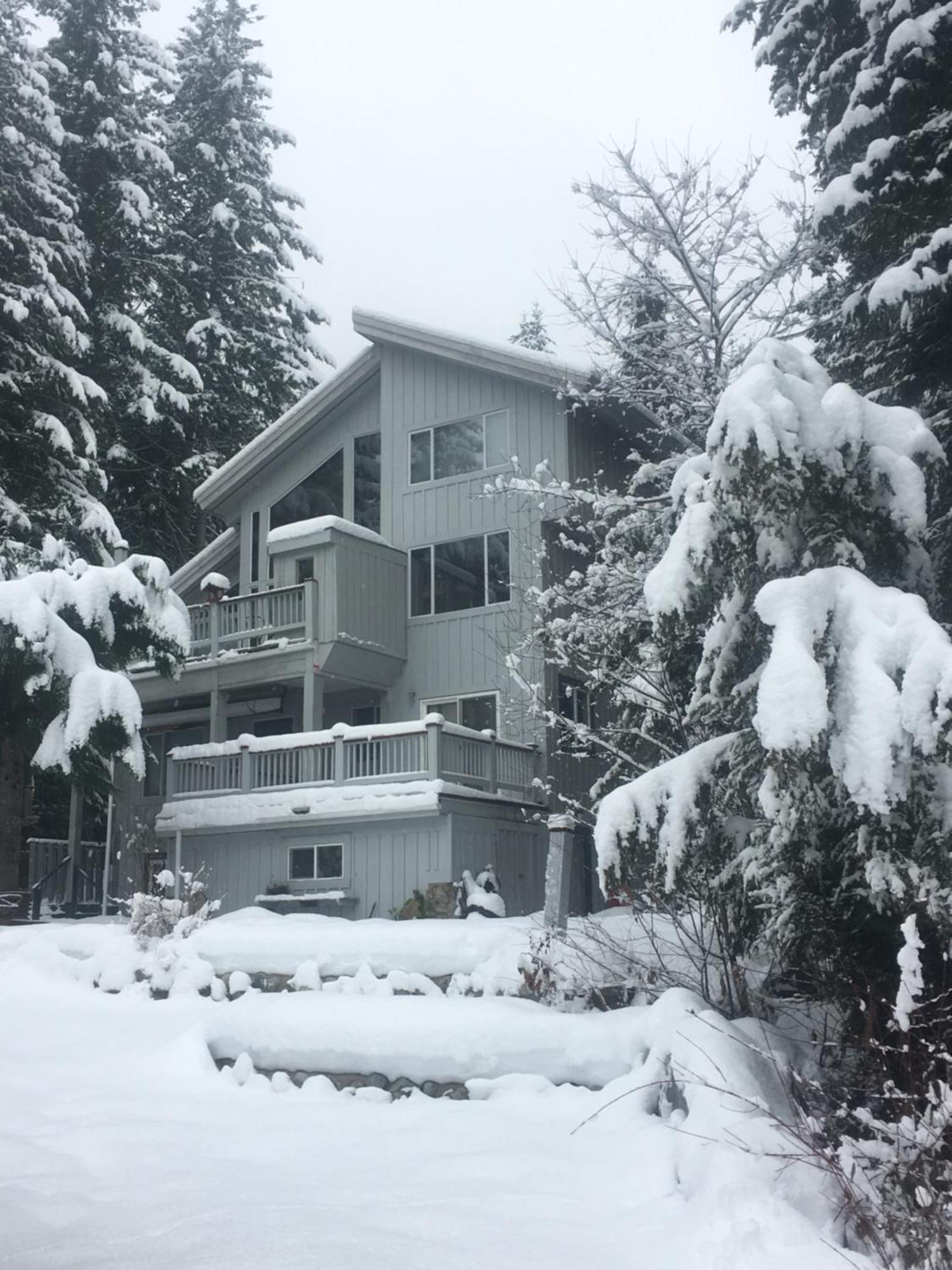 Belle Neige Suites: Whistler Exteriör bild