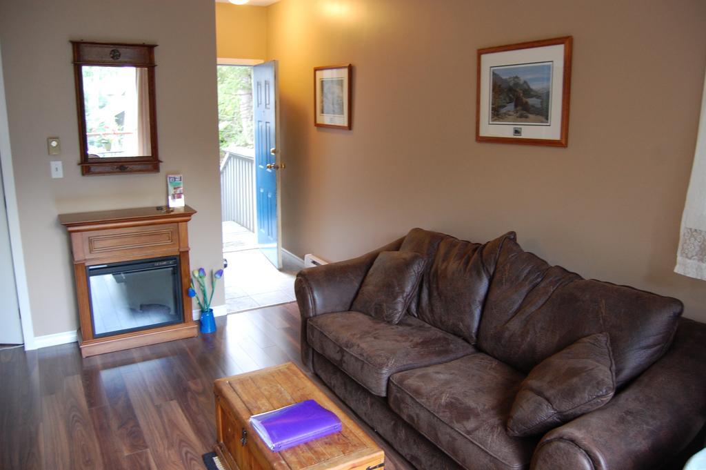 Belle Neige Suites: Whistler Exteriör bild