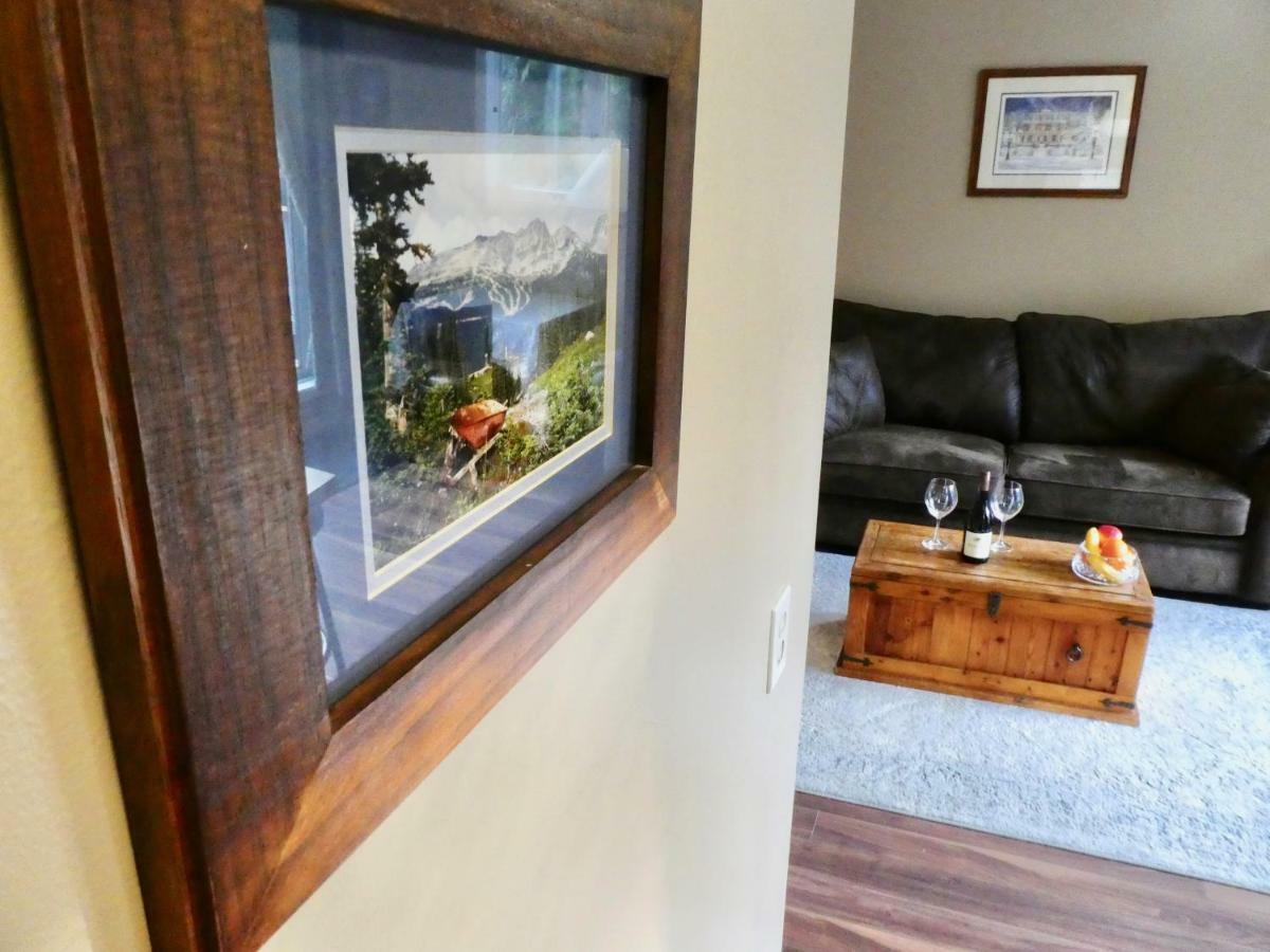 Belle Neige Suites: Whistler Exteriör bild